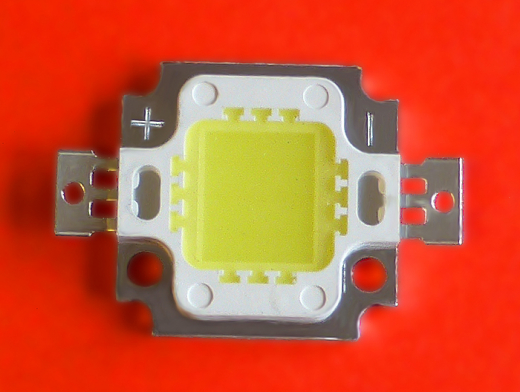 Warmweiße LED 10W, 1000 Lumen, 12Volt Hochleistungs-LED Chip SMD COB